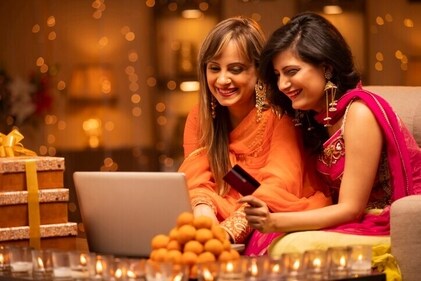 Enjoy cashbacks and rewards with the YES Private debit card by Mastercard Enjoy cashbacks and rewards with the YES Private debit card by Mastercard