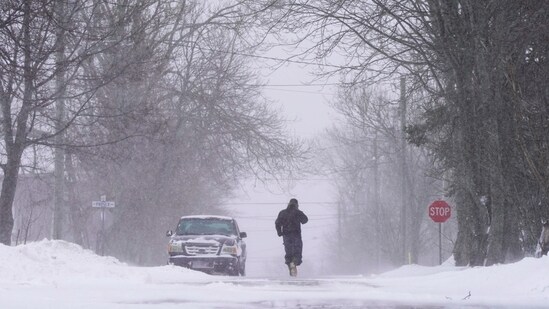 Second round of winter blasts strikes Southern US, snow warning in 5 ...
