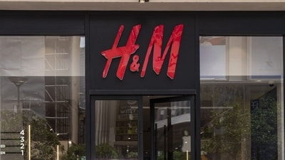 Pedestrians walk past an H&M store on Nanjing Road in Shanghai, China, on Saturday, July 27, 2024 (Qilai Shen/Bloomberg) Pedestrians walk past an H&M store on Nanjing Road in Shanghai, China, on Saturday, July 27, 2024 (Qilai Shen/Bloomberg)
