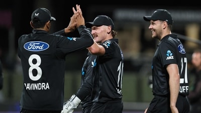 New Zealand's Nathan Smith (C) celebrates his catch to dismiss Sri Lanka's Eshan Malinga during the second one-day international (AFP) New Zealand's Nathan Smith (C) celebrates his catch to dismiss Sri Lanka's Eshan Malinga during the second one-day international (AFP)