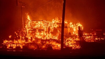 Palisades Fire: A structure burns in the Pacific Palisades neighborhood of Los Angeles, California, US, on Tuesday, Jan. 7, 2025. (Bloomberg) Palisades Fire: A structure burns in the Pacific Palisades neighborhood of Los Angeles, California, US, on Tuesday, Jan. 7, 2025. (Bloomberg)