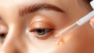 Use the best under eye serum and treat the delicate skin around the eyes. (Adobe Stock) Use the best under eye serum and treat the delicate skin around the eyes. (Adobe Stock)
