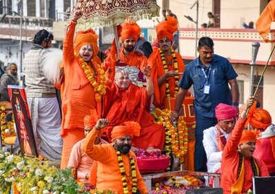 Jagadguru Ramanandacharya Swami Rambhadracharya, with 'mahants' and 'sadhus' of 'Shri Panch Digambar Ani Akhara', 'Shri Panch Nirmohi Ani Akhara', and 'Shri Panch Nirvani Ani Akhara' leads the 'Chavni Pravesh' procession. (PTI) Jagadguru Ramanandacharya Swami Rambhadracharya, with 'mahants' and 'sadhus' of 'Shri Panch Digambar Ani Akhara', 'Shri Panch Nirmohi Ani Akhara', and 'Shri Panch Nirvani Ani Akhara' leads the 'Chavni Pravesh' procession. (PTI)