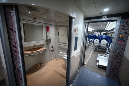 A view inside the newly manufactured Vande Bharat Express with new features specially designed for operation in mountainous and ultra-cold areas at Shakurbasti in New Delhi, India, on Tuesday, January 7, 2025. (Sanchit Khanna/Hindustan Times) A view inside the newly manufactured Vande Bharat Express with new features specially designed for operation in mountainous and ultra-cold areas at Shakurbasti in New Delhi, India, on Tuesday, January 7, 2025. (Sanchit Khanna/Hindustan Times)