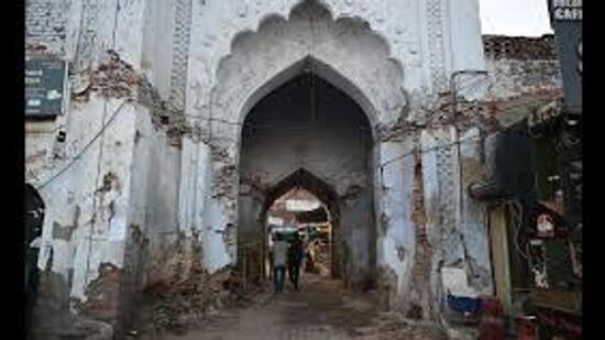 The ASI counsel acknowledged that some parts of Chhota Imambara, particularly the western gate and several walls, are in poor condition and require urgent repairs. (Sourced)