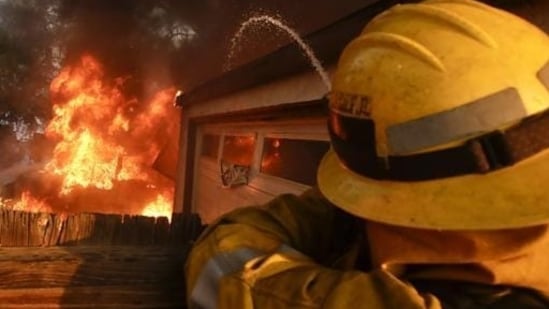 &nbsp;The flames were spotted by locals at Venice Beach, which is around 6 miles (10 km) away. It was one of several fires in the region. To facilitate evacuation operations, all non-essential traffic was prohibited from using portions of Interstate 10 and the picturesque Pacific Coast Highway.(AP Photo)