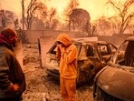 At least five people are now known to have died in wildfires raging around Los Angeles, with more deaths feared, law enforcement said January 8, as terrifying blazes leveled whole streets, torching cars and houses in minutes.
At least five people are now known to have died in wildfires raging around Los Angeles, with more deaths feared, law enforcement said January 8, as terrifying blazes leveled whole streets, torching cars and houses in minutes.