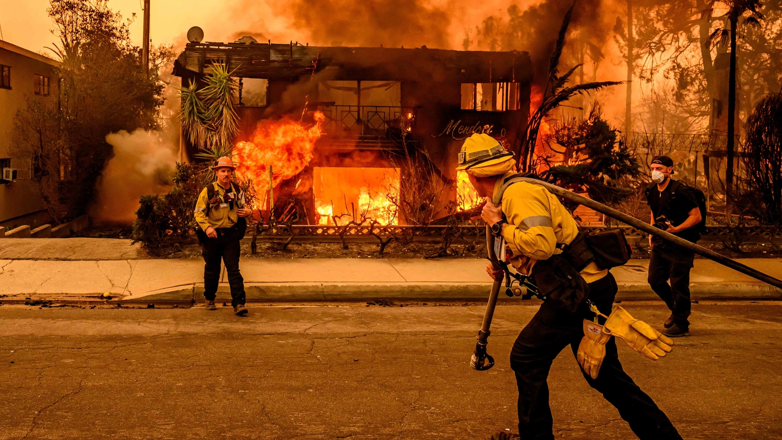 ‘Armageddon’: Los Angeles wildfires kill 5, wipe out homes, businesses worth billions | 10 points ‘Armageddon’: Los Angeles wildfires kill 5, wipe out homes, businesses worth billions | 10 points