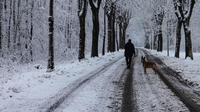 Two people died and 20 were slightly injured in the Nord departement, and three others were injured in the Pas-de-Calais during the snowstorm that has been affecting the area (AFP/Denis Charlet)
