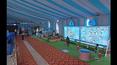 The mega exhibition in Mahakumbh-2025 tent city set to open for public from Friday (HT Photo) The mega exhibition in Mahakumbh-2025 tent city set to open for public from Friday (HT Photo)