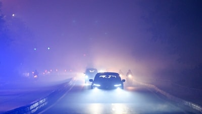 Delhi and NCR saw blinding fog between January 2 and 3 as well, the longest spell of zero-visibility of the season. (Sanchit Khanna/ Hindustan Times) Delhi and NCR saw blinding fog between January 2 and 3 as well, the longest spell of zero-visibility of the season. (Sanchit Khanna/ Hindustan Times)