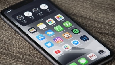 iPhone SE 4 isn't coming in January per Mark Gurman. (Unsplash) iPhone SE 4 isn't coming in January per Mark Gurman. (Unsplash)