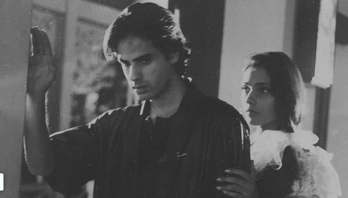 Rahul Roy and Anu Agarwal in Aashiqui.
