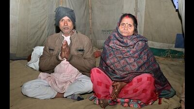 73-year-old Prem Kumar Jha and his wife 71-year-old Gauri Devi at their EP tent in Mahakumbh Nagar on the sandy banks of Sangam. (Anil Kumar Maurya/HT) 73-year-old Prem Kumar Jha and his wife 71-year-old Gauri Devi at their EP tent in Mahakumbh Nagar on the sandy banks of Sangam. (Anil Kumar Maurya/HT)