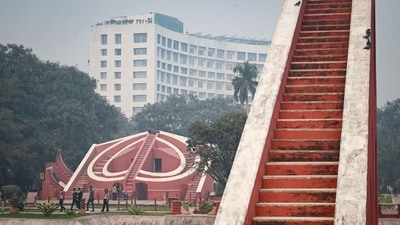 A view of the “Samrat Yantra” and “Misra Yantra” (in background). (Sanchit Khanna/HT Photo) A view of the “Samrat Yantra” and “Misra Yantra” (in background). (Sanchit Khanna/HT Photo)
