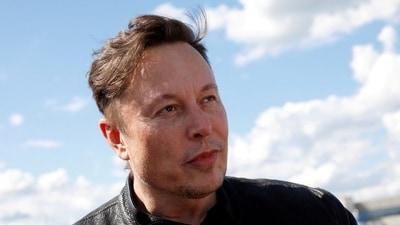 Elon Musk humorously admitted to a "drinking problem" and suggested a switch to glass bottles, while followers expressed concerns about aspartame's potential health risks. (Reuters)