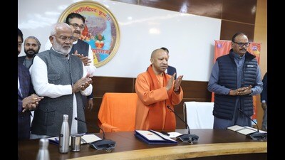 UP CM Yogi Adityanath speaking at the launch of Prasar Bharati’s FM channel ‘Kumbhvani’ at Circuit House on Friday. (HT) UP CM Yogi Adityanath speaking at the launch of Prasar Bharati’s FM channel ‘Kumbhvani’ at Circuit House on Friday. (HT)