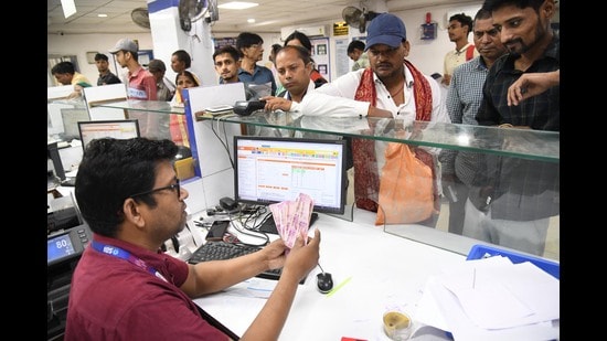 Personal income taxes, paid by less than 5% of the total population, pulled 19% of the almost  <span class='webrupee'>₹</span>45 trillion total budget burden in 2023-24. (Photo by Santosh Kumar / Hindustan Times)