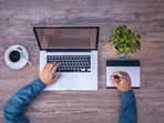 A man created an AI bot to apply for 1,000 jobs overnight, landing 50 interviews effortlessly while he slept. A man created an AI bot to apply for 1,000 jobs overnight, landing 50 interviews effortlessly while he slept.