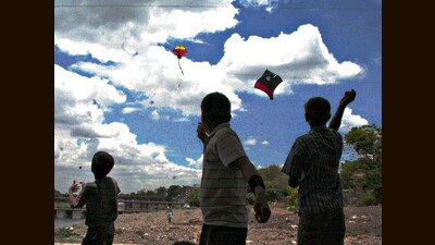 As the Makar Sankranti festival approaches, the police and environmental groups alike are urging the public to celebrate responsibly by using safe kite flying materials, ensuring a joyful and injury-free festival for all. (Mahendra Kolhe/HT) As the Makar Sankranti festival approaches, the police and environmental groups alike are urging the public to celebrate responsibly by using safe kite flying materials, ensuring a joyful and injury-free festival for all. (Mahendra Kolhe/HT)