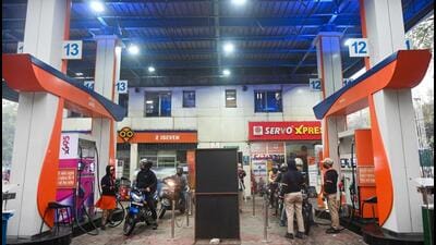 The district administration has said that the policy is non-negotiable and applies uniformly across all fuel stations in the district. (Sunil Ghosh/HT Photo) The district administration has said that the policy is non-negotiable and applies uniformly across all fuel stations in the district. (Sunil Ghosh/HT Photo)