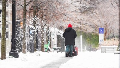 3. Farther south and east into Louisiana, Mississippi, Alabama and Georgia, a wintry mix of sleet, snow and ice reportedly made travel difficult. The sleet and snow that fell over parts of Atlanta into South Carolina and North Carolina was changing to freezing rain. (Getty Images via AFP) 3. Farther south and east into Louisiana, Mississippi, Alabama and Georgia, a wintry mix of sleet, snow and ice reportedly made travel difficult. The sleet and snow that fell over parts of Atlanta into South Carolina and North Carolina was changing to freezing rain. (Getty Images via AFP)