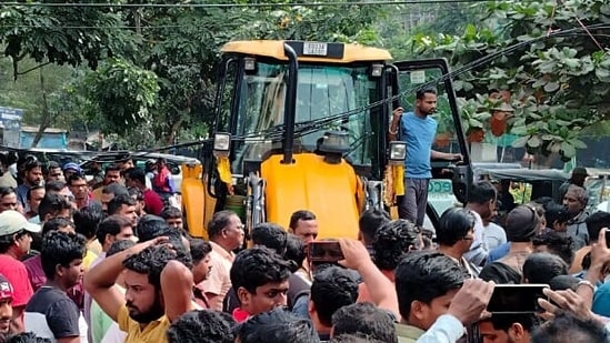 File photo of All Odisha Roadside Vendors Zone Association members staging a protest against the eviction drive by Bhubaneswar Municipal Corporation (BMC), in Bhubaneswar on Thursday. (ANI)