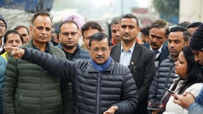 Former Delhi CM and AAP national convenor Arvind Kejriwal with party leader Satyendar Jain addresses the media, at Shakur Basti area in New Delhi, India, on Sunday. (HT Photo) Former Delhi CM and AAP national convenor Arvind Kejriwal with party leader Satyendar Jain addresses the media, at Shakur Basti area in New Delhi, India, on Sunday. (HT Photo)