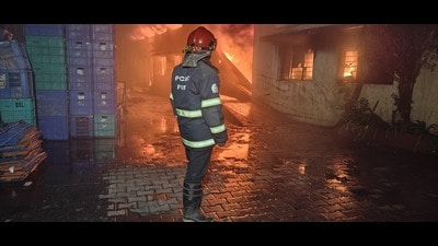 Initially, two fire tenders from the Bhosari and Pimpri fire stations were dispatched to the scene. (HT PHOTO) Initially, two fire tenders from the Bhosari and Pimpri fire stations were dispatched to the scene. (HT PHOTO)