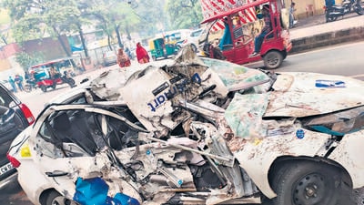 One of the two vehicles that were involved in the accident early on Sunday. (HT Photo) One of the two vehicles that were involved in the accident early on Sunday. (HT Photo)