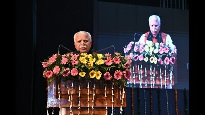 Union minister and former Haryana chief minister Manohar Lal Khattar speaking on the occasion of Samvidhan Gaurav Samaroh and Rashtriya Yuva Diwas at the Maharshi Dayanand University in Rohtak on Sunday. (HT Photo) Union minister and former Haryana chief minister Manohar Lal Khattar speaking on the occasion of Samvidhan Gaurav Samaroh and Rashtriya Yuva Diwas at the Maharshi Dayanand University in Rohtak on Sunday. (HT Photo)