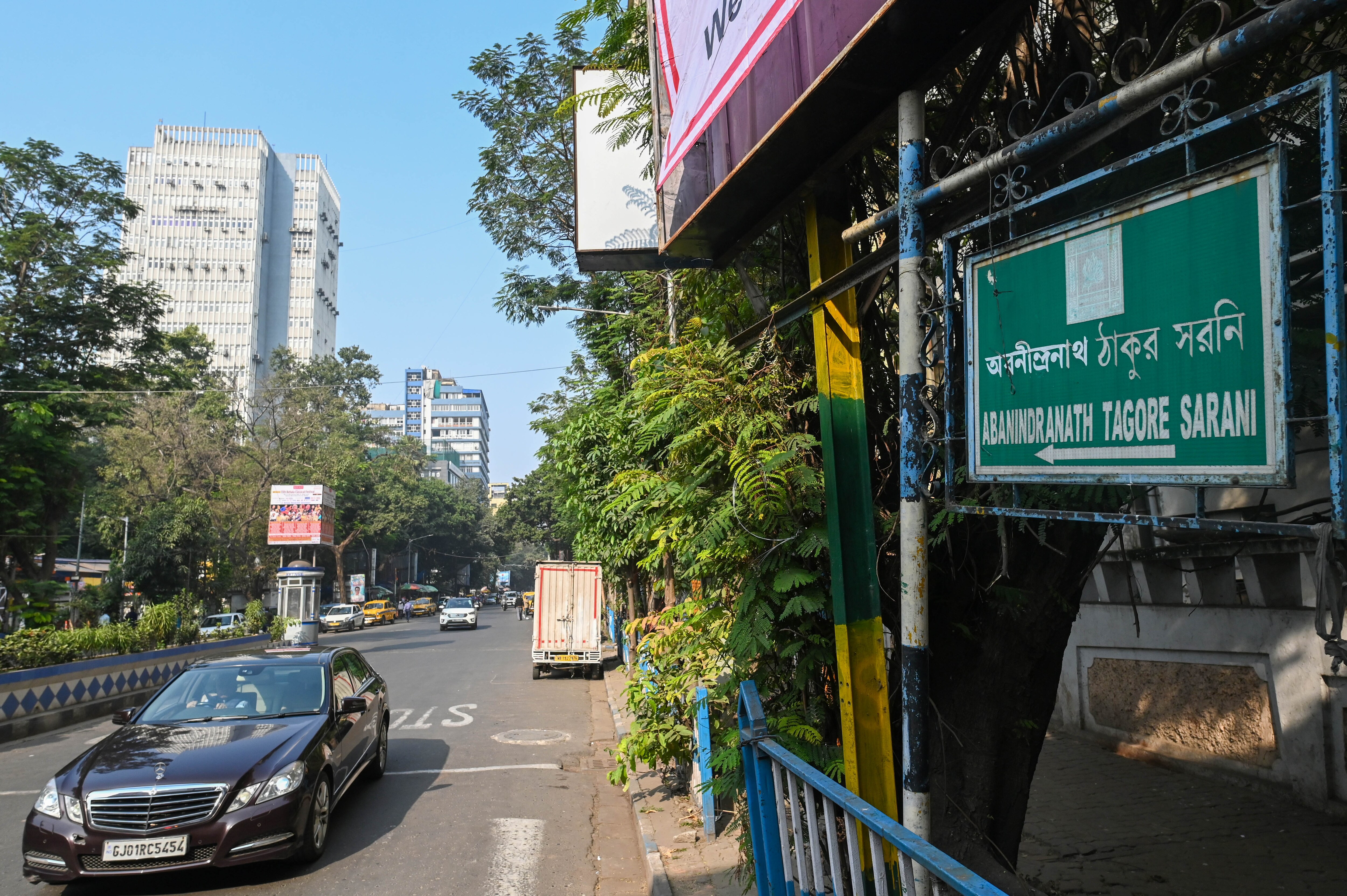 Abanindranath Tagore Sarani in Kolkata is still known as Camac Street. (Samir Jana/HT) Abanindranath Tagore Sarani in Kolkata is still known as Camac Street. (Samir Jana/HT)