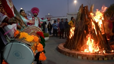 Lohri 2025: A night of bonfires, dance and agricultural prosperity. (HT Photo/Sunil Ghosh) Lohri 2025: A night of bonfires, dance and agricultural prosperity. (HT Photo/Sunil Ghosh)