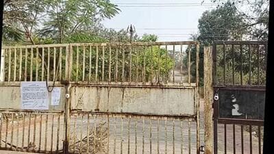 Bank of Baroda seals campus of Abhinav Education Society’s College of Engineering and Technology in Bhor taluka over unpaid loans amounting to ₹32.03 crore. (HT) Bank of Baroda seals campus of Abhinav Education Society’s College of Engineering and Technology in Bhor taluka over unpaid loans amounting to ₹32.03 crore. (HT)