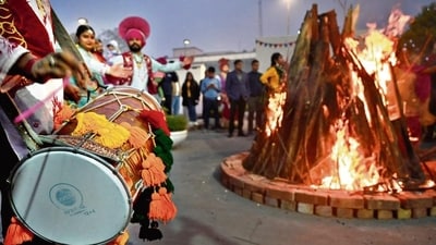 Dholwallahs in Delhi-NCR are upping their game for Lohri and the wedding season ahead. (Photo for representational purposes only) (Photo: Sunil Ghosh/HT) Dholwallahs in Delhi-NCR are upping their game for Lohri and the wedding season ahead. (Photo for representational purposes only) (Photo: Sunil Ghosh/HT)