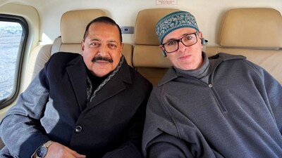 Jammu and Kashmir Chief Minister Omar Abdullah and Union Minister Jitendra Singh. (@JitendraSingh/X) Jammu and Kashmir Chief Minister Omar Abdullah and Union Minister Jitendra Singh. (@JitendraSingh/X)