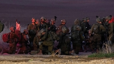 According to authorities on Monday, Israel and Hamas seem to be getting closer to a phased ceasefire agreement. (REUTERS/Amir Cohen)