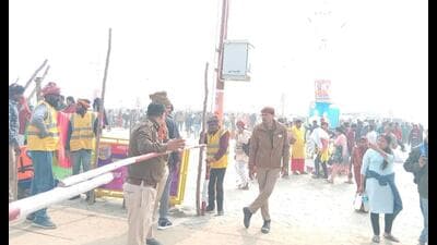 In view of the massive crowd for the first bathing festival, a significant police force was deployed across the ghats and key entry and exit points. (HT photo)
