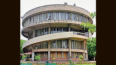 The audit found that various departments and constituent colleges of PU did not take admission fee or other charges from SC students of Punjab, eligible for PMS. (HT File)
