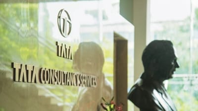He added that despite the quarterly headcount fluctuations, TCS manages through a combination of “employees on the bench, ongoing productivity enhancements, and other operational adjustments.” (Representational Image/Mint)