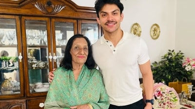 Veer Pahariya with the late Ajjamada Boppayya Devayya's wife.