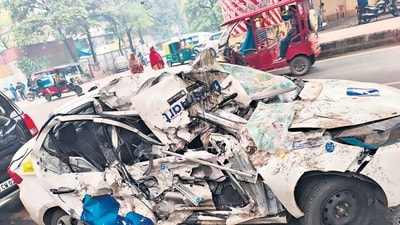 One of the two vehicles that were involved in the accident early on Sunday. (HT Photo) One of the two vehicles that were involved in the accident early on Sunday. (HT Photo)