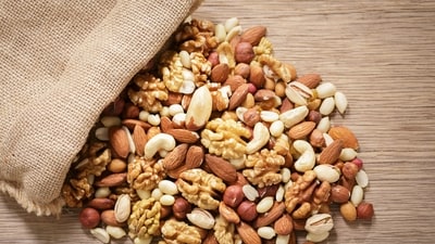 Dr Hansaji Yogendra says that for breakfast, you should have nuts, as they give you a good amount of protein, as well as seeds like pumpkin seeds, chia seeds, and flax seeds. (Shutterstock) Dr Hansaji Yogendra says that for breakfast, you should have nuts, as they give you a good amount of protein, as well as seeds like pumpkin seeds, chia seeds, and flax seeds. (Shutterstock)