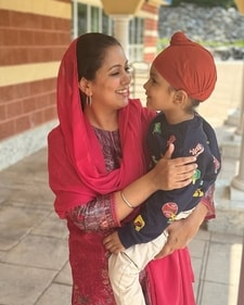 Harshdeep Kaur with son Hunar (Photo: Instagram/harshdeepkaurmusic) Harshdeep Kaur with son Hunar (Photo: Instagram/harshdeepkaurmusic)