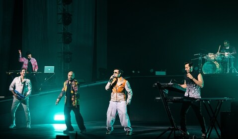 (L-R) Sulaiman Merchant, Vishal Dadlani, Sonu Nigam and Salim Merchant in Jaan Le Gayi (L-R) Sulaiman Merchant, Vishal Dadlani, Sonu Nigam and Salim Merchant in Jaan Le Gayi