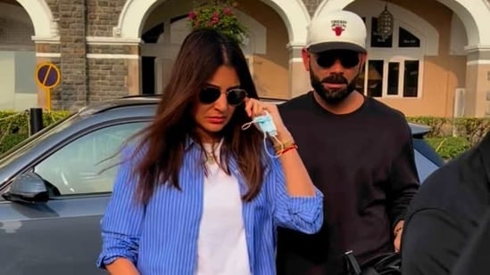 Anushka Sharma and Virat Kohli clicked at the Gateway of India.