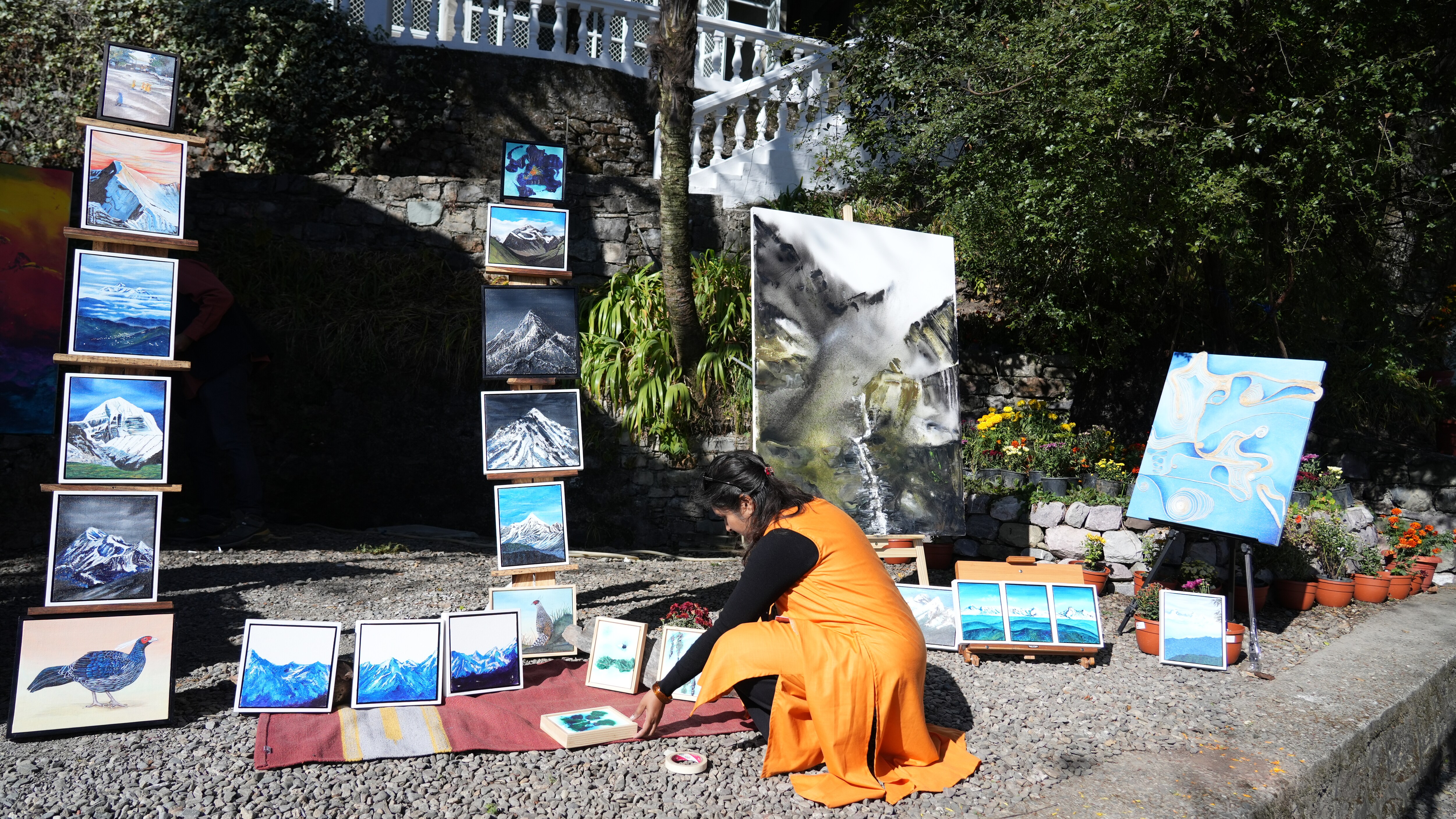 Kanika Raj Singh displaying her nature-inspired art (Himalayan Echoes)