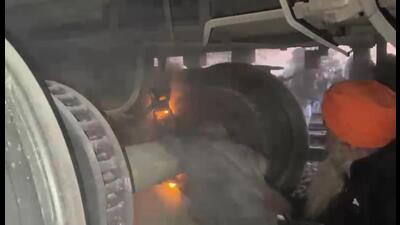 Fire in the axle leather. (HT Photo)