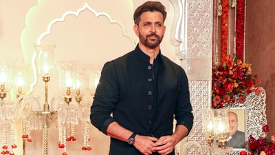 Hrithik Roshan made his Bollywood debut with Kaho Na Pyaar Hai. Hrithik Roshan made his Bollywood debut with Kaho Na Pyaar Hai.