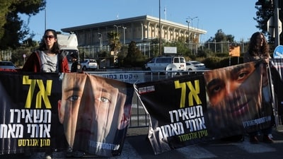 The "final stages" of negotiations for a ceasefire in Gaza and an agreement on the release of prisoners are underway in Doha. (REUTERS/Ronen Zvulun)